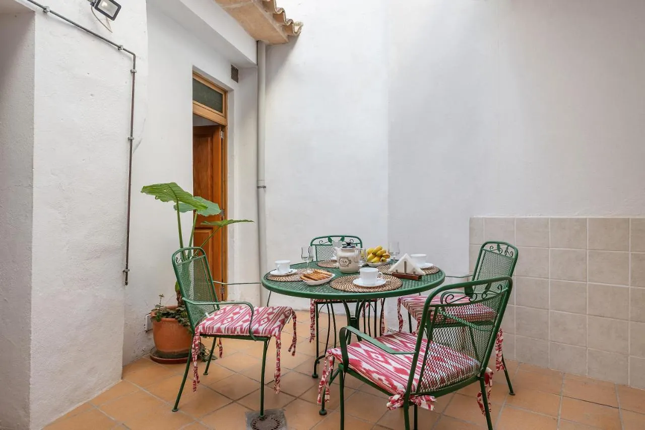 Townhouse Can Bregat بويينسا بيت للعطل
