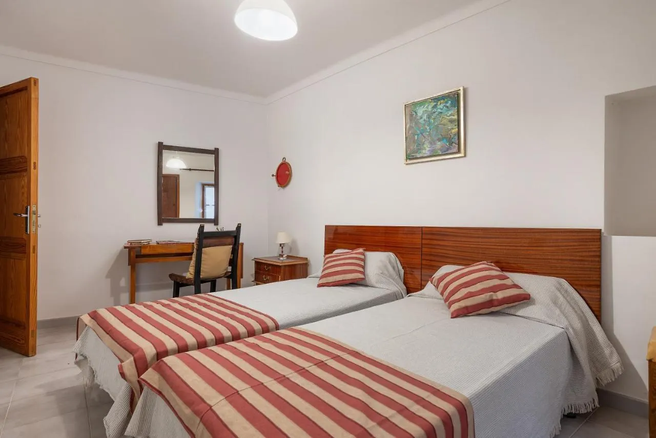 Townhouse Can Bregat بويينسا